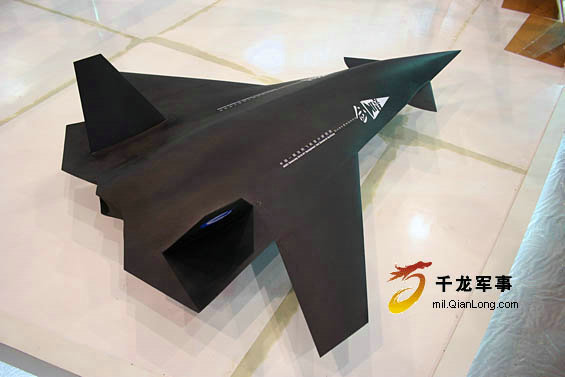 資料圖：中國暗劍無人攻擊機(jī)模型。