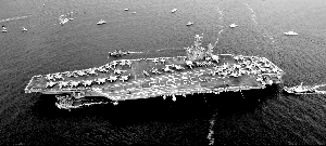 2008年9月25日，日本橫須賀軍港，原定部署在橫須賀基地的核動力航母“喬治·華盛頓”號入港。資料圖