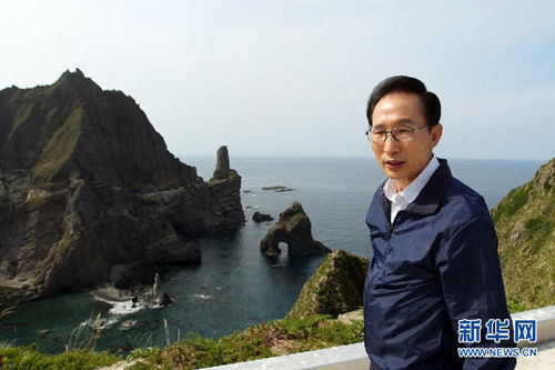 　　8月10日，韓國總統(tǒng)李明博登上與日本存在主權(quán)爭議的獨島（日本稱竹島）視察。（來源：網(wǎng)絡(luò)）