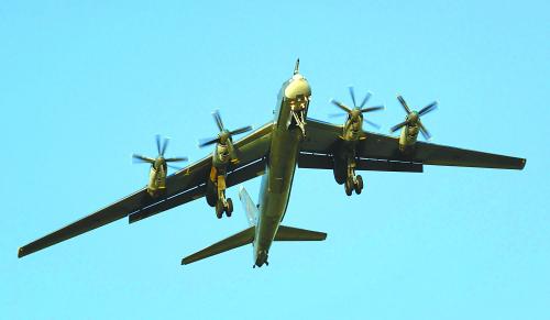 俄圖-95轟炸機。