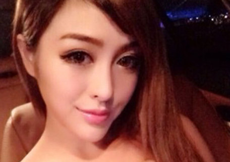 復(fù)旦?；ㄐ愿兴椒空樟鞒?網(wǎng)友感嘆女神不再清純