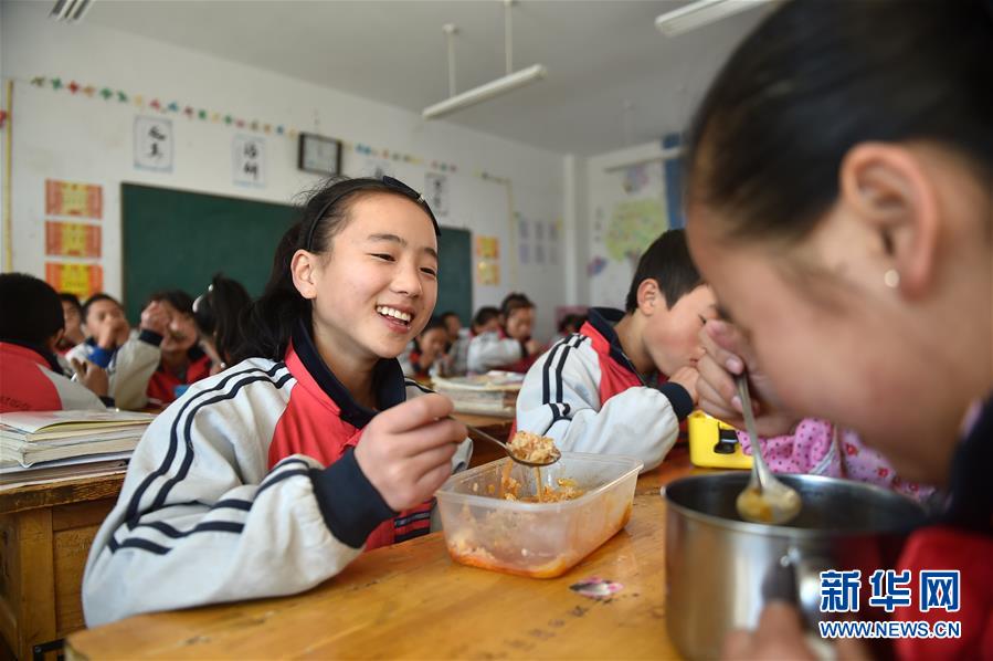 (新華全媒頭條·十九大特別報道·圖文互動)(5)為了全體人民對美好生活的追求——從黨的十九大看黨始終不渝的奮斗目標