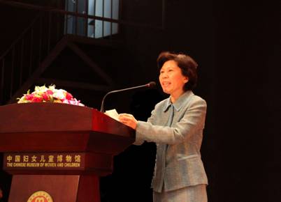 2011年5月14日下午，全國婦聯(lián)書記處書記、中國婦女兒童博物館館長趙東花宣布“好媽好爸大講堂”家庭教育指導活動正式開講
