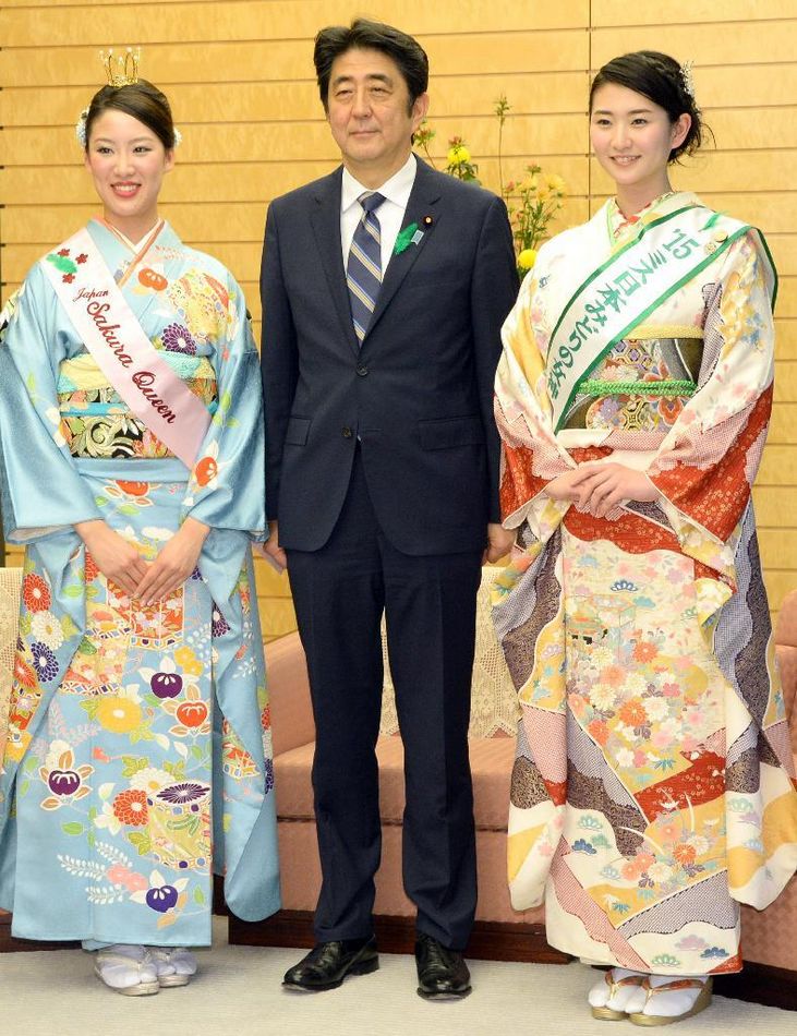 安倍接見日本櫻花女王、綠色女神