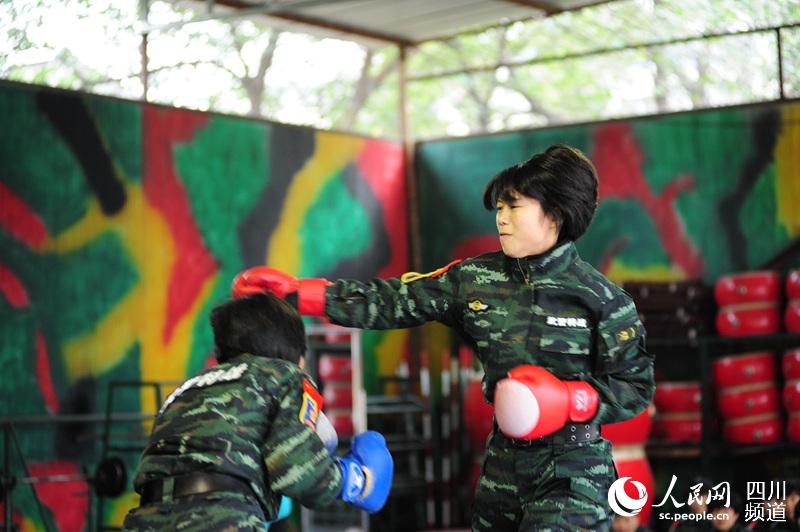 對抗賽，打出不一樣的風采。（圖片由四川武警涼山支提供）